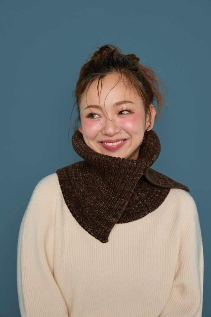 ハイネックニットウォーマー